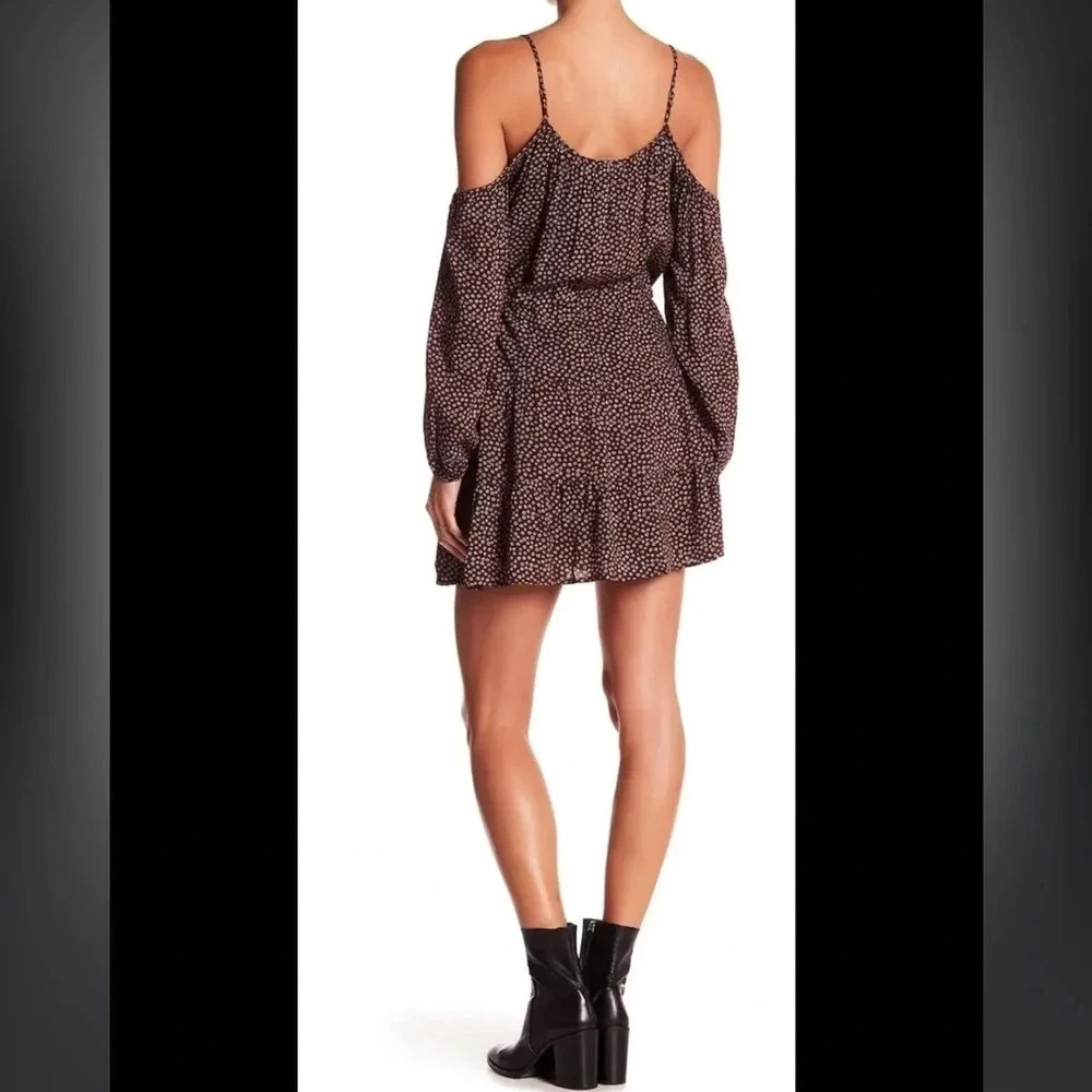 Paige Carmine off the shoulder dress Medium - Picture 5 of 5
